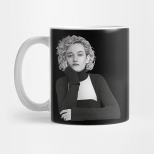 Julia Garner / 1994 Mug